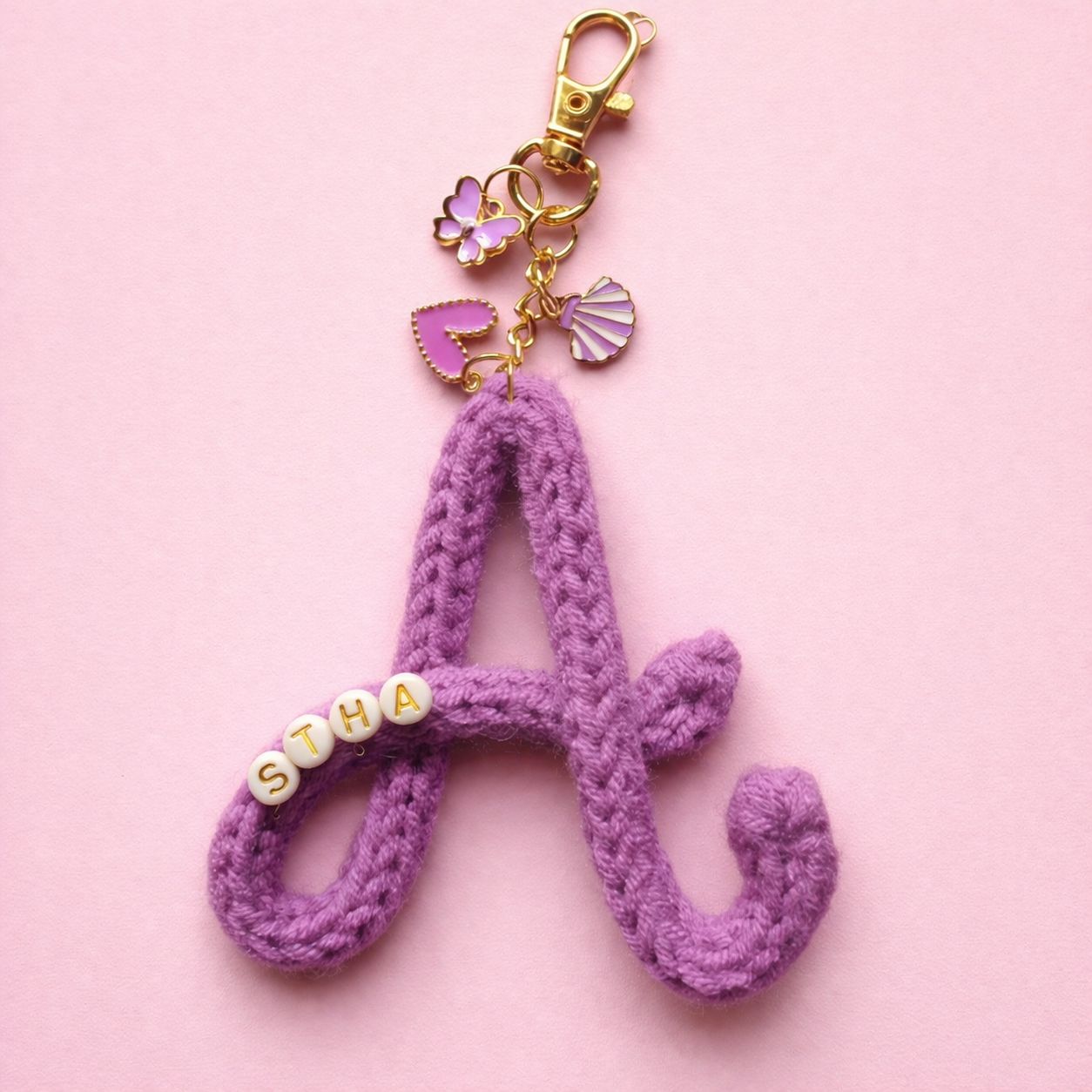 Personalized Crochet Initial Keychain – Custom Name Letter Charm with Cute Accessories
